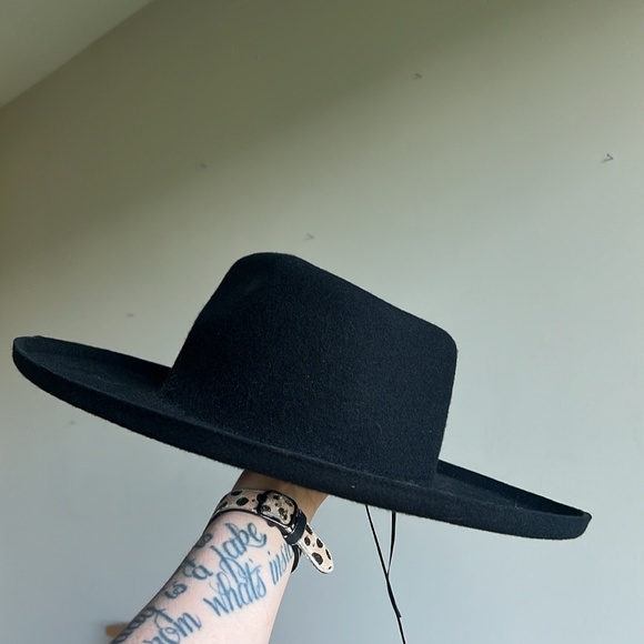 Luna Bloom hand painted hat - Picture 4 of 4